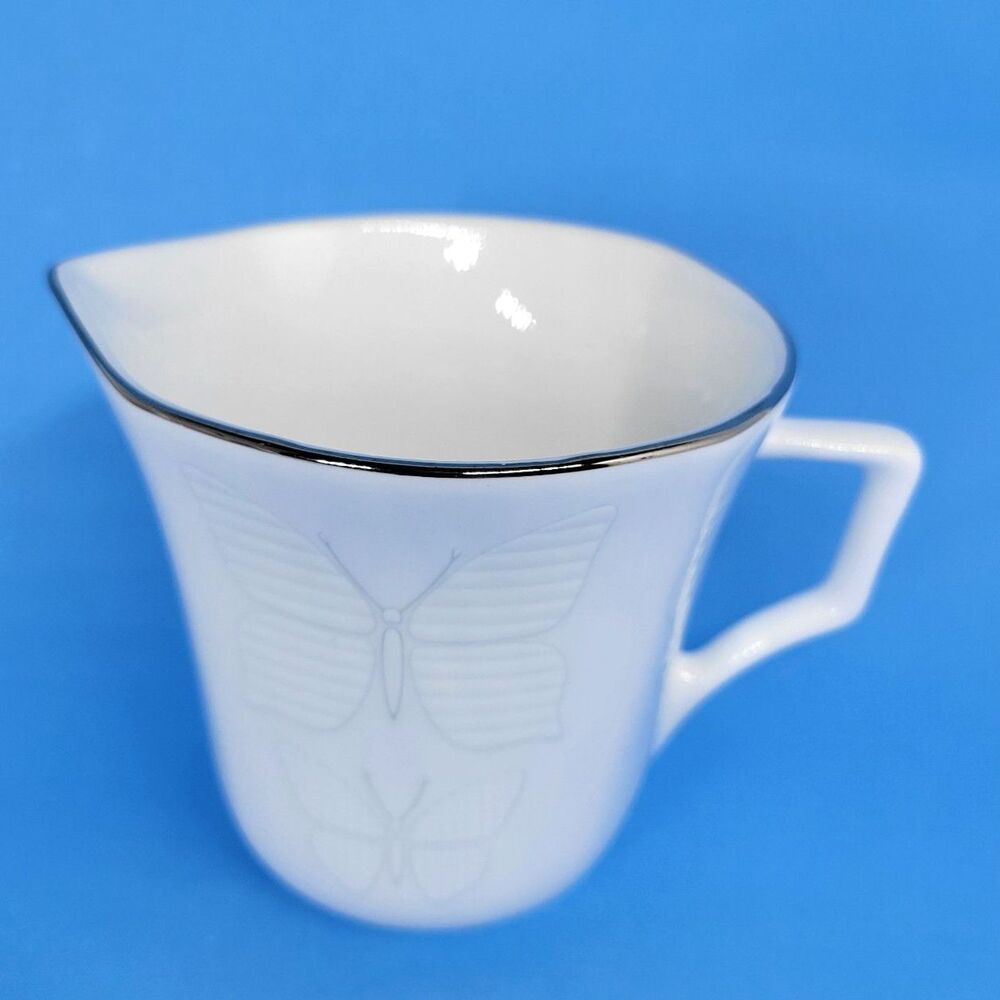 Richard Ginori Butterfly White 3.25D X 3.25H Platinum Rim Creamer EC